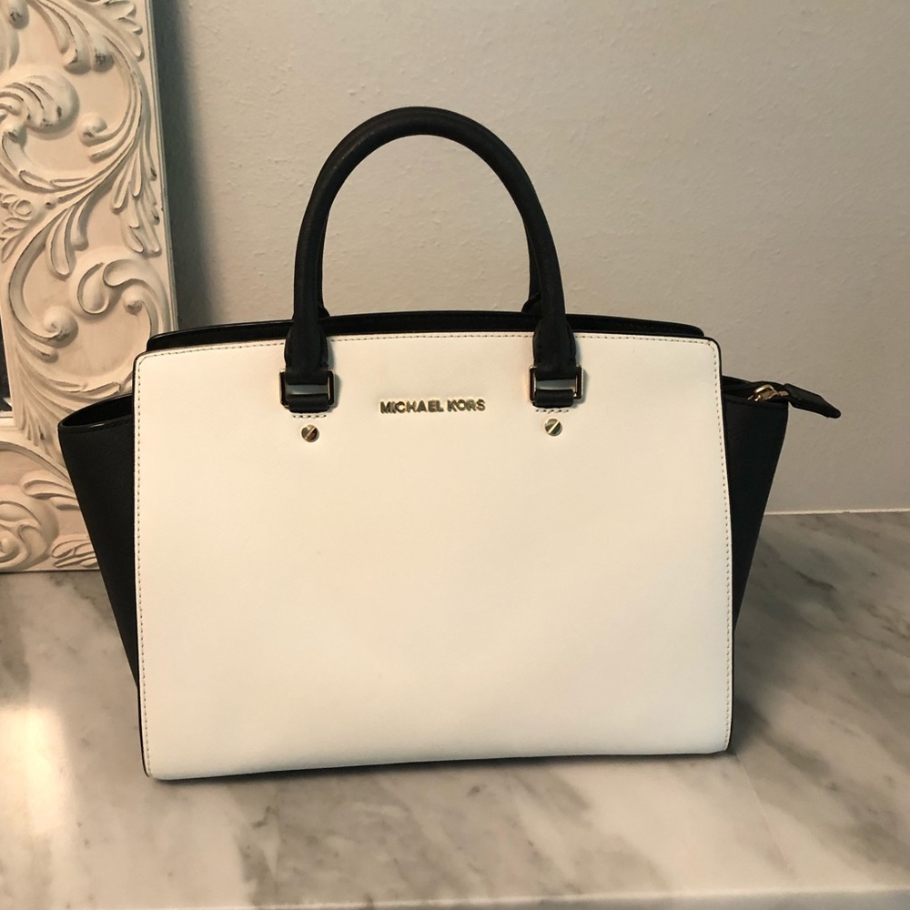 White and black Michael Kors purse